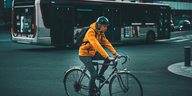 Mit Rad in Bus und Bahn – eBikeNews.