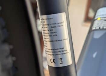 CE-Aufkleber des Engwe E26 – eBikeNews.