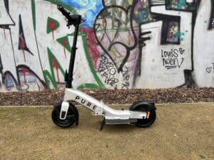 Kompakt wie kein anderer: Dieser Premium-E-Scooter ist kurzzeitig 250 € günstiger