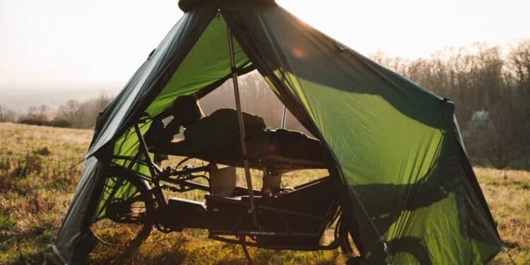 Camping auf zwei Rädern: Skurriles E-Bike bringt Zelt gleich mit Das SpaceCamper E-Bike – eBikeNews.