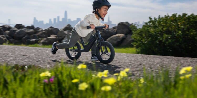 leicht-leichter-am-leichtesten-die-leichtesten-kinderlaufrader-aus-carbon