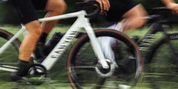 Unter 10 kg: Canyon präsentiert ultraleichtes E-Road Endurace:ONfly