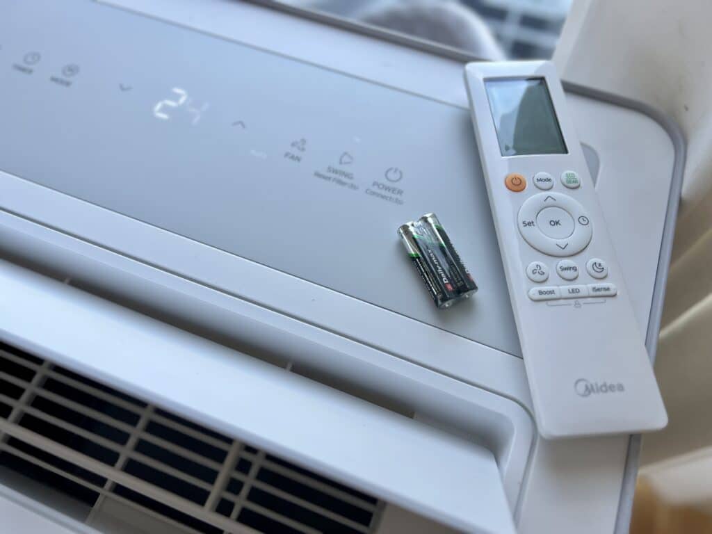 Midea Portasplit Fernbedienung mit mitgelieferten Batterien