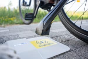 E-Bike drahtlos laden: Innovation macht Kabel überflüssig