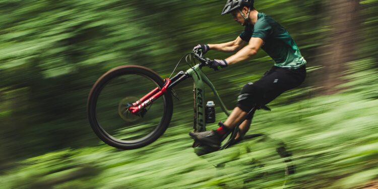 Maxxpro treibt die E-Kollektion von Kellys an