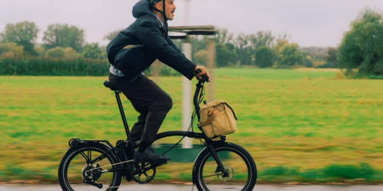 Brompton bringt neues City+: E-Faltrad mit 36 % weniger Vibrationen und mehr Komfort Das neue Brompton G Line City+