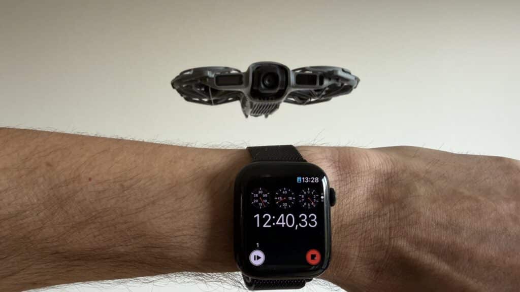 Die Neo 2 hält mit einem Akku 12 -17 Minuten durch