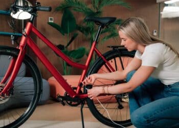 Ampler-E-Bike per USB C laden