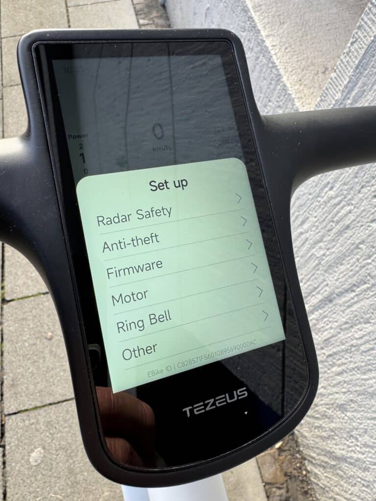 Display am Tezeus C8 mit Einstellungen