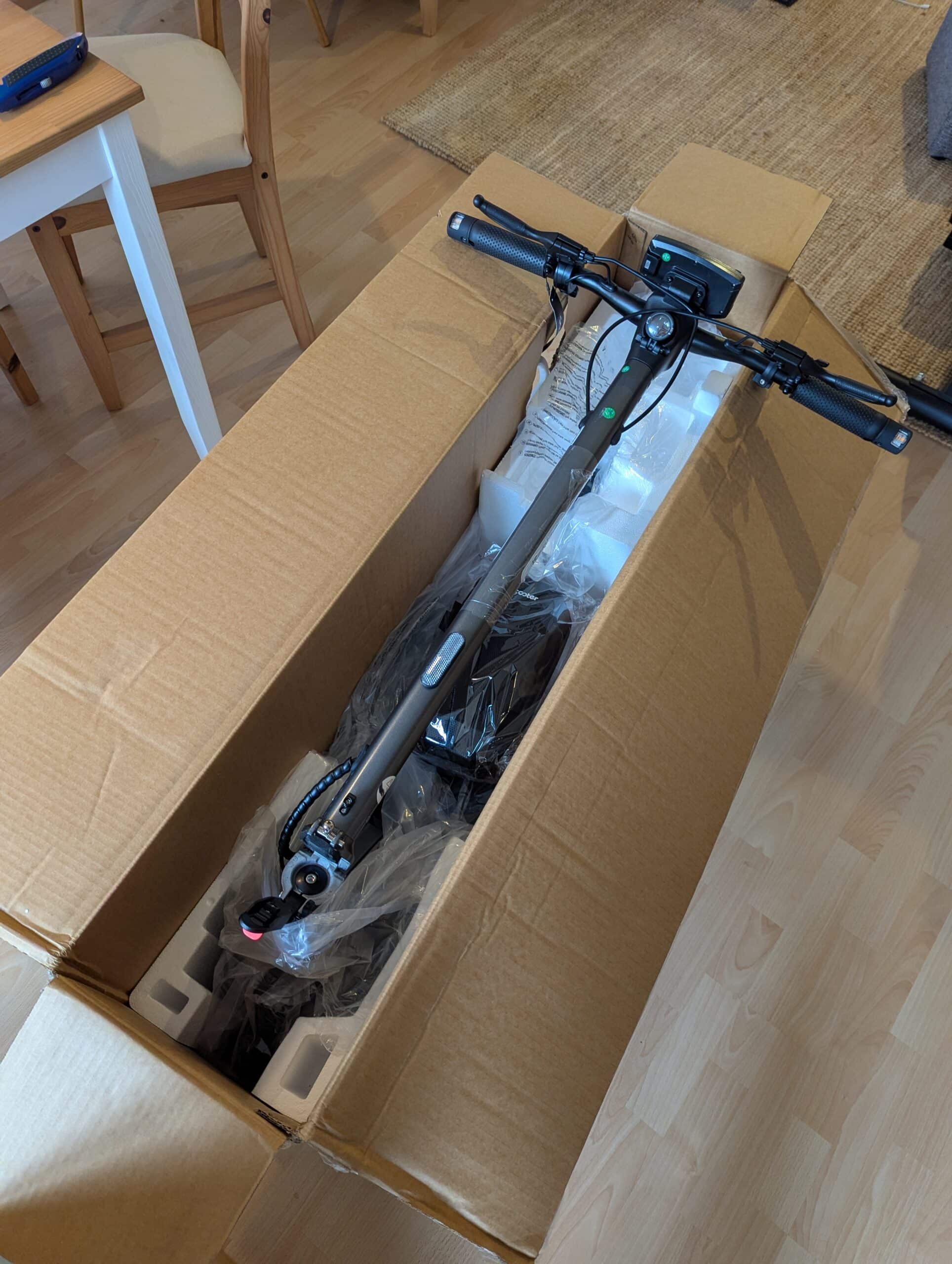 iScooter iX7 Pro im Paket