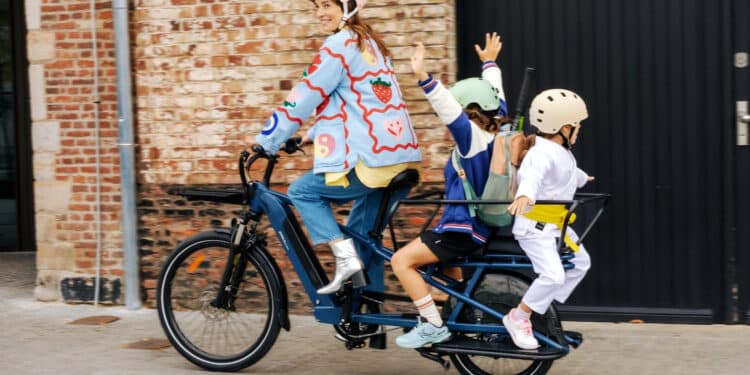 170 kg Zuladung & 711 Wh: Neues Decathlon E-Lastenrad lässt für 2.699 Euro das Auto stehen Das neue E-Lastenrad E THREE 500 von Decathlon