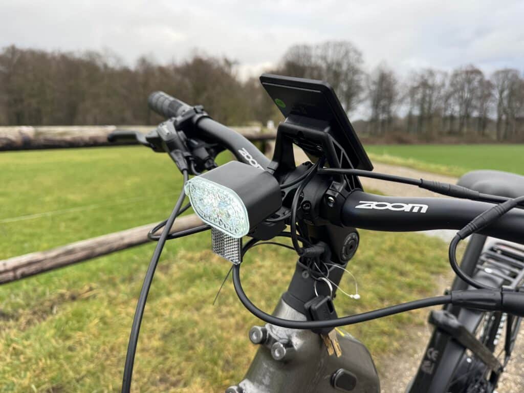 Frontleuchte ist hell und direkt am Lenker integriert