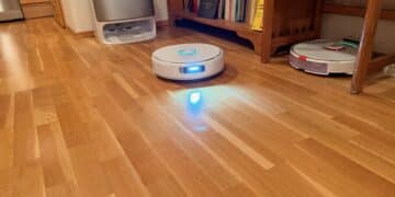 Stur, aber extrem gründlich: Der Narwal Flow für 899 Euro im Härtetest Narwal Flow neben altem Roborock S7 im Größenvergleich