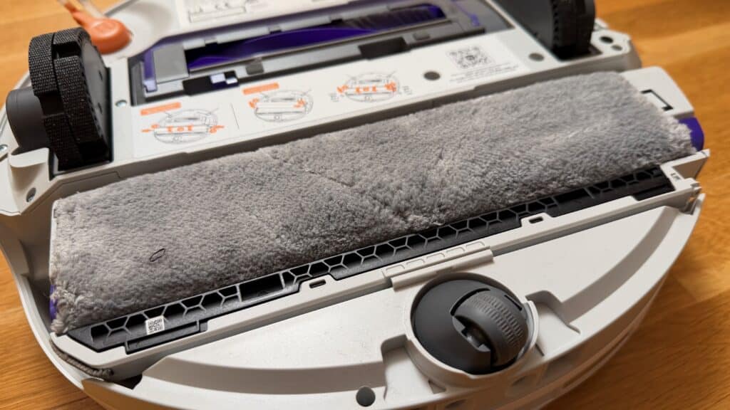 Narwal Flow Unterseite mit rückseitigem Laser