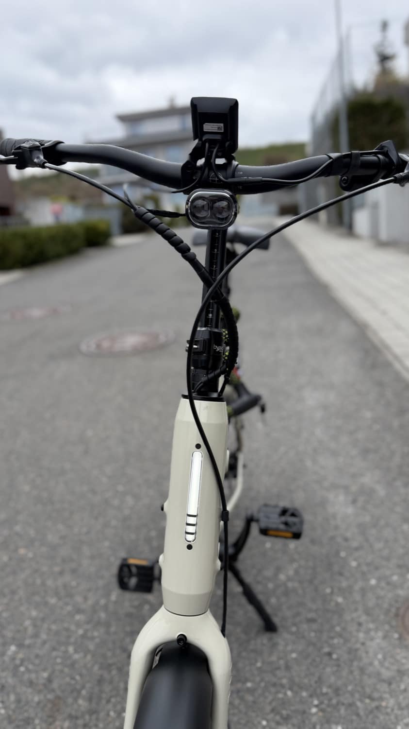 Frontleuchte und integriertes Rahmenlicht am Tenways CGO Compact