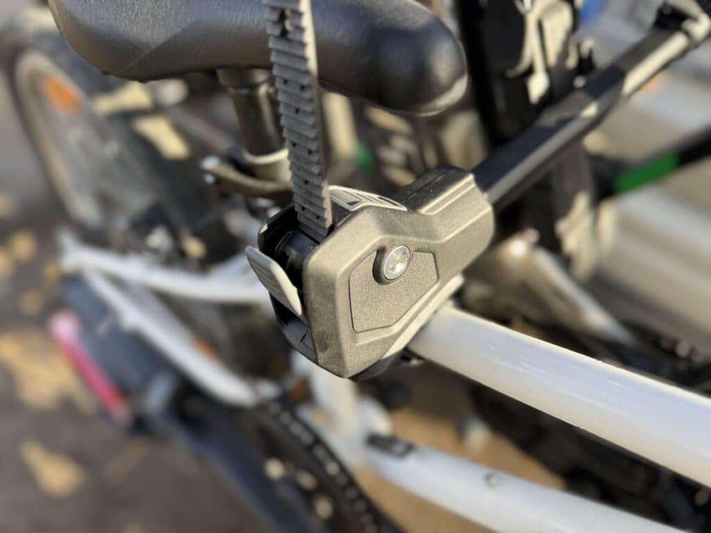 thule-velospace-3-haltearm-am-fahrradrahmen