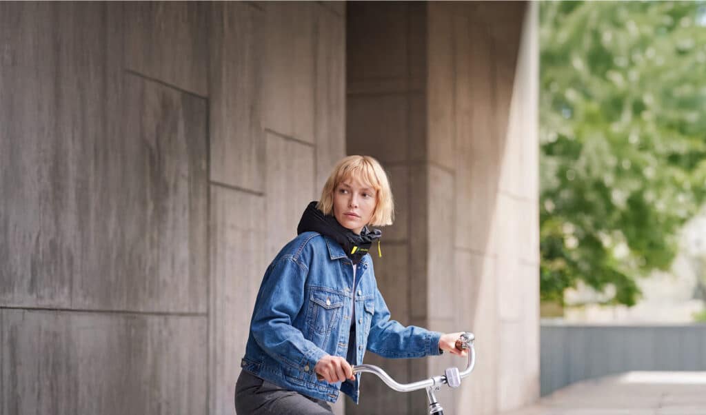 Hövding Kragen im Alltag