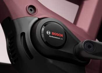 Bosch Performance Line Mittelmotor in einem neuen Tenways E-Bike-Rahmen
