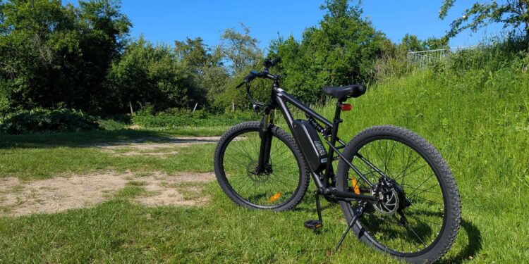 E-Fully für unter 850 Euro: Was taugt das Touroll U3 Pro zum Schnäppchenpreis? Das E-Bike Touroll U3 Pro lohnt sich