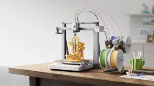 Bambu Lab A2L 3D-Drucker druckt ein mehrfarbiges Modell