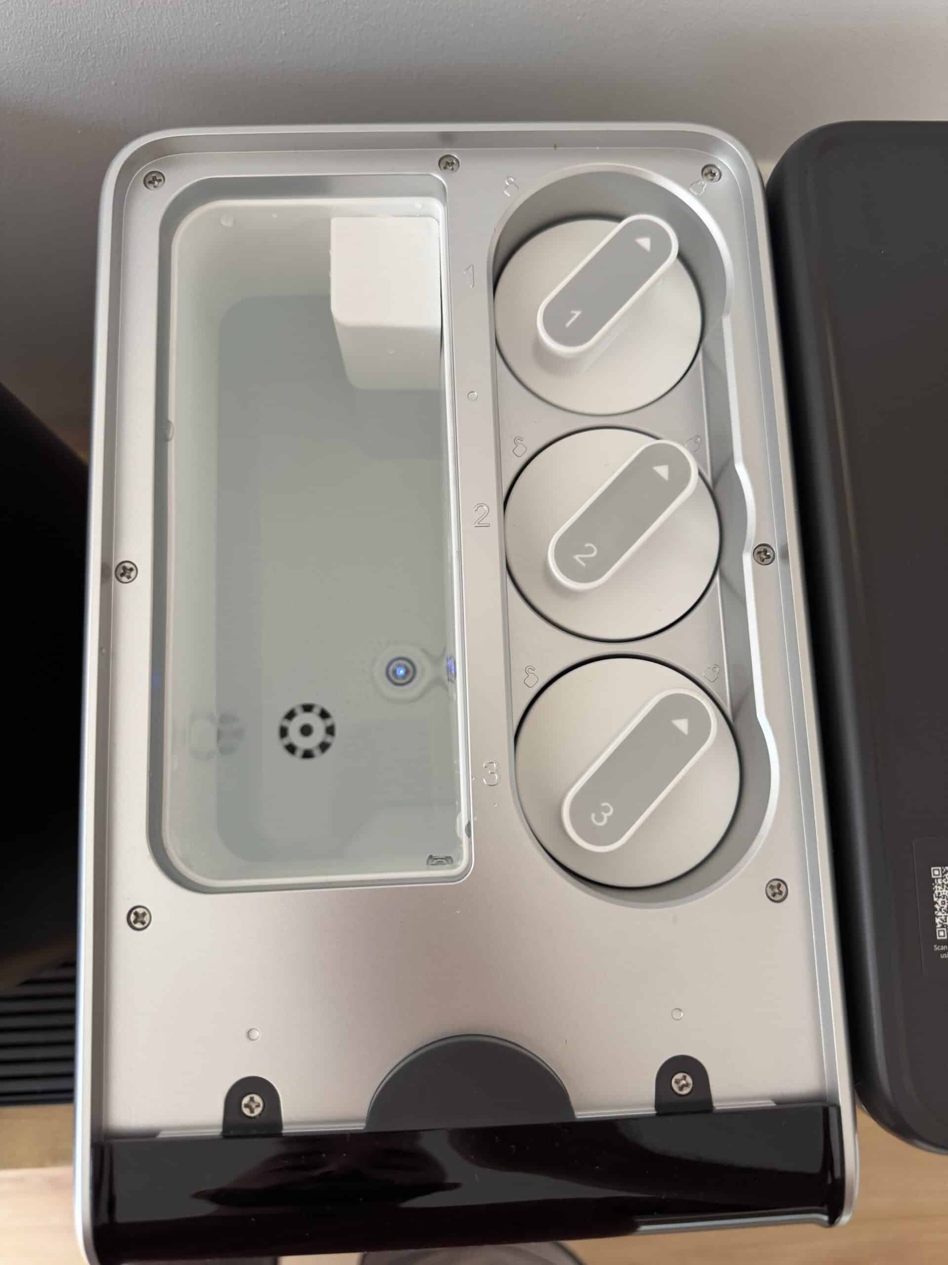 jimmy-m9-pro-wassertank-und-drei-filterplaetze-detail