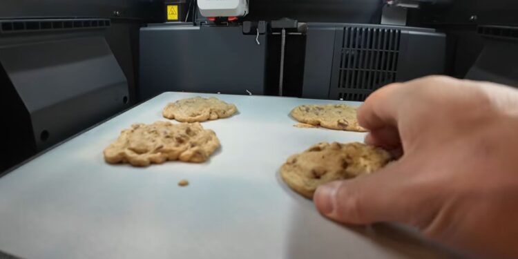 3D-Drucker als Backofen missbraucht: YouTuber backt essbare Cookies Unblaublich, aber wahr: YouTuber backt Kekse im 3D-Drucker