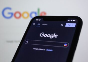 Smartphone mit Google-Suche – wattmoves als bevorzugte Quelle festlegen