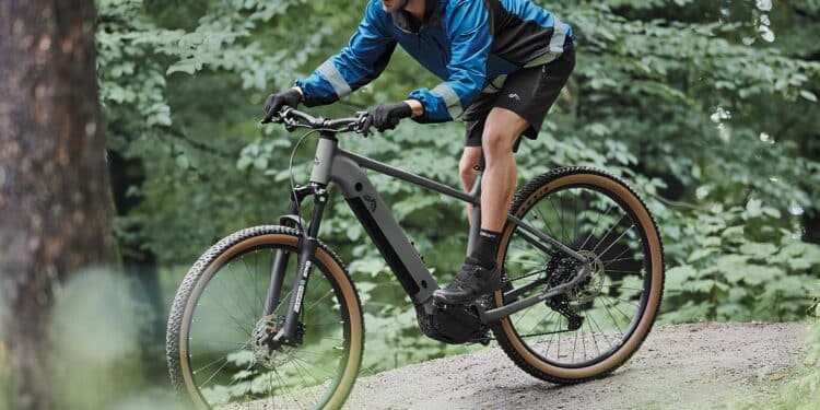 300 Euro Rabatt: Lidl senkt stark ausgestattetes E-MTB mit 100 Nm auf 1.499 Euro Das E-Mountainbike Peak 709 für 1.499 Euro bei Lidl Plus.