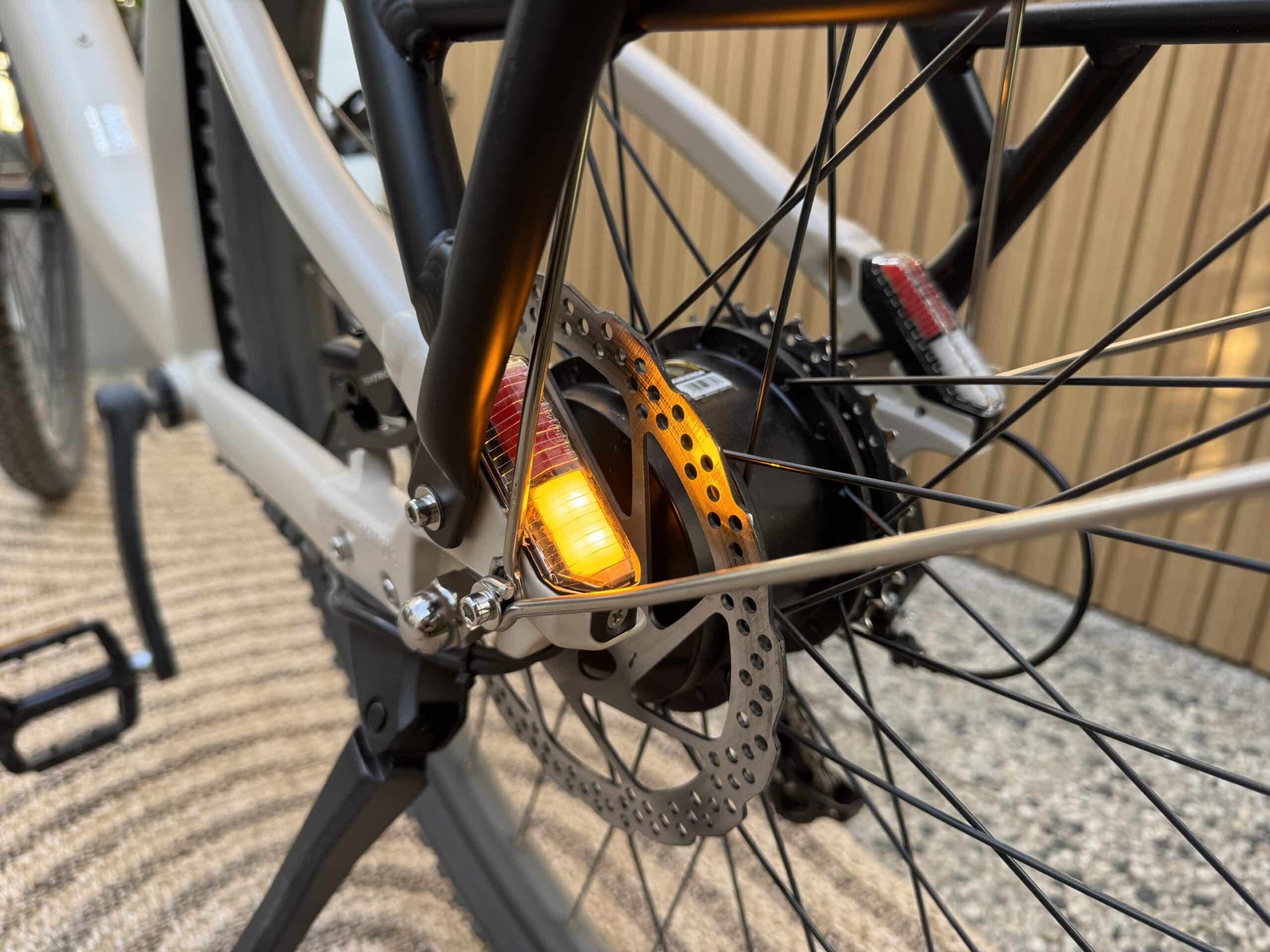fiido-nomads-test-position-blinker-rücklichteinheit