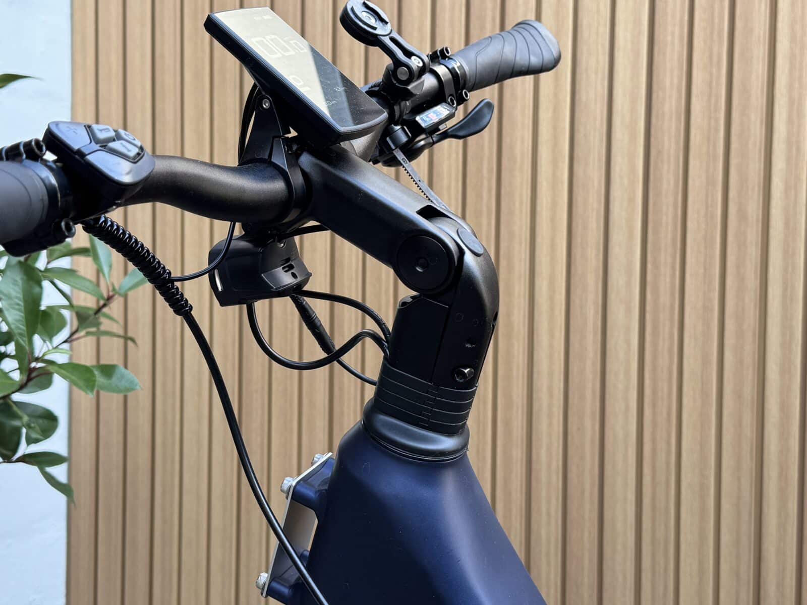 verstellbarer Vorbau am Engwe E26 3.0 Pro mit Cockpit