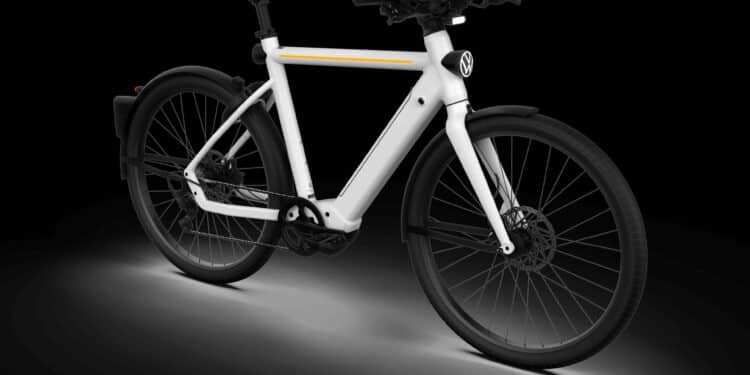 Neue VW E-Bikes: N+ stellt Modelle mit Rückfahrkamera und Radar vor VW-lizenziertes E-Bike bringt Auto-Technik aufs Fahrrad