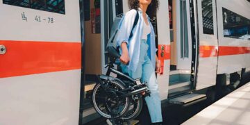 99 Euro im Monat für ein 3.700-Euro-Brompton: Kann sich das neue E-Bike-Abo der Deutschen Bahn lohnen? DB startet neues Faltrad-Abo mit Brompton