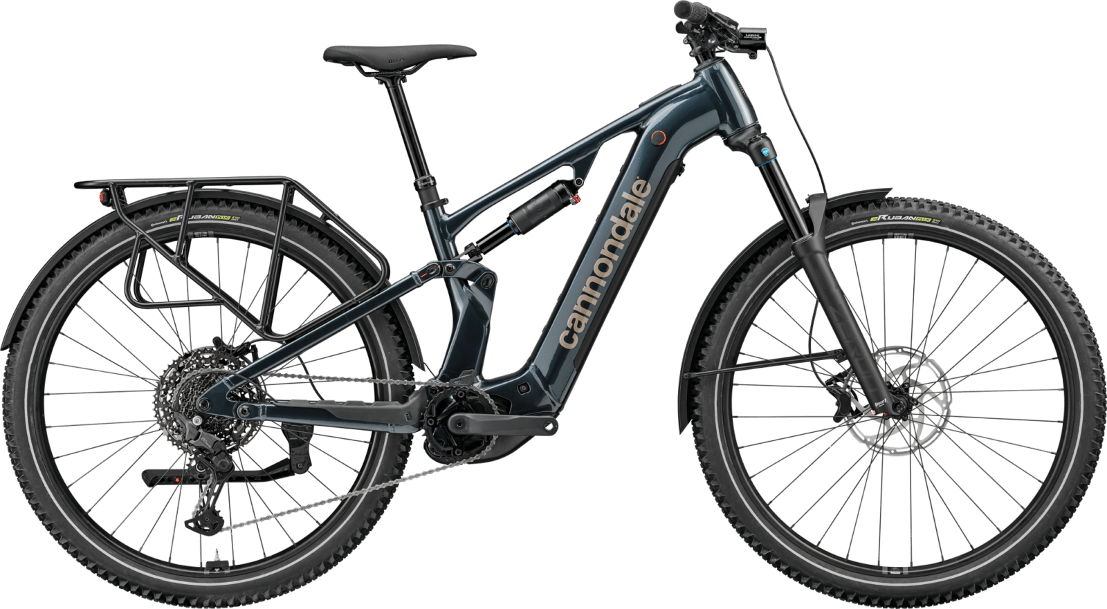 Cannondale Moterra EQ mit Schutzblechen, Gepäckträger, Licht und vollgefedertem E-MTB-Fahrwerk.