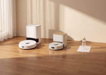 SwitchBot K11+ Pro Saugroboter mit Absaugstation im Größenvergleich