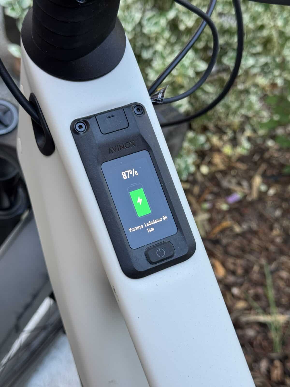 Display zeigt voraussichtliche Ladezeit an - Amflow TL Carbon